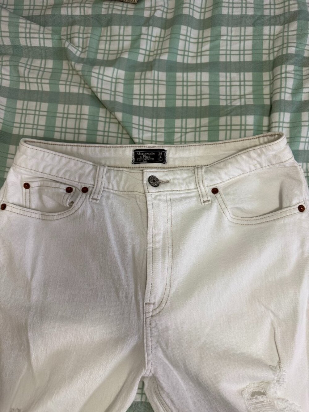 Abercrombie & Fitch Simone High Rise Slim Distressed White Jeans Women’s Size 29